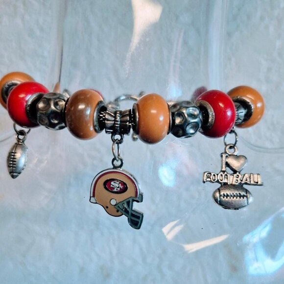 New San Francisco 49 ers NFL Dangle Charm Bracelet Handmade - Picture 1 of 1